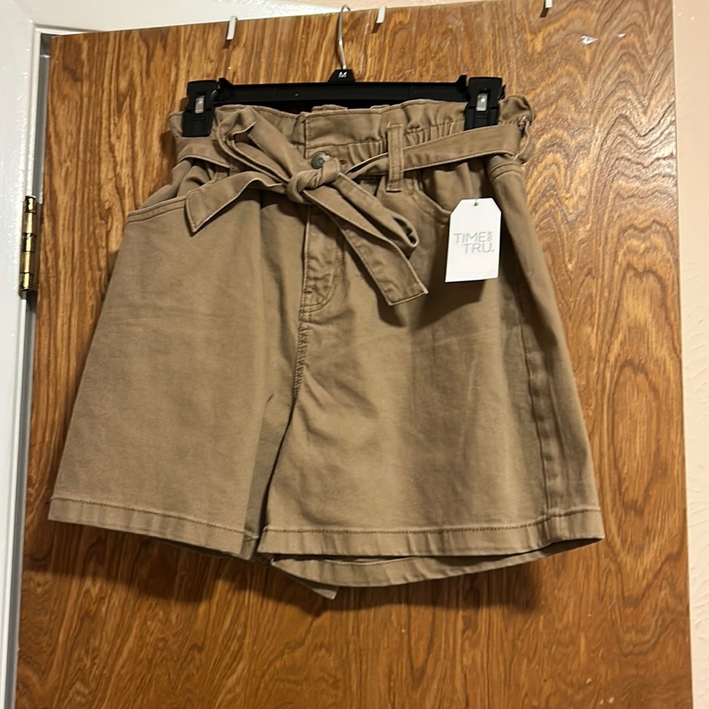 NWT Paperbag Khaki Shorts With Tie Belt